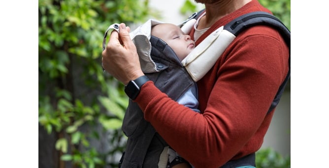 A carrier to stay closer