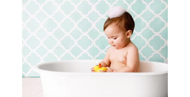 Prepare the baby bath