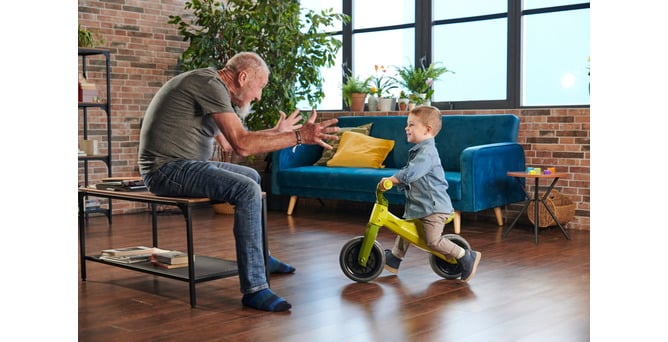 Toys to stimulate movement