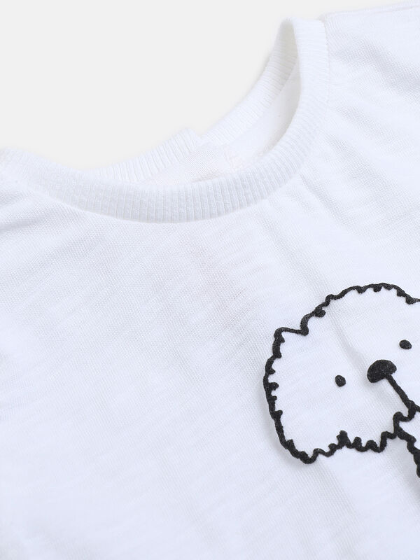 Infants White Printed T- Shirt with Short Pants image number 4