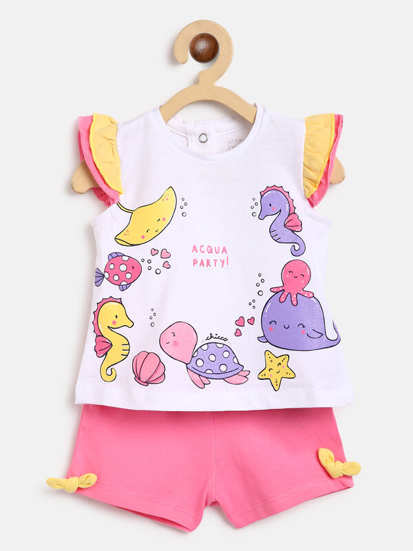 Girls Medium Pink T-shirt with Shorts image number null